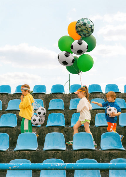 Folija balons Futbola bumba, 35x35 cm, dažādas krāsas (Foil Balloon Soccer Ball, mix)
