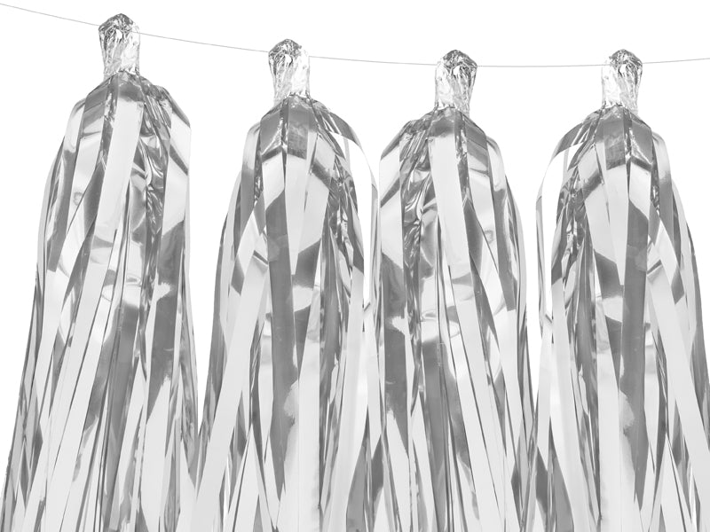 Taseļu virtene, sudrabs (Tassel garland, silver)